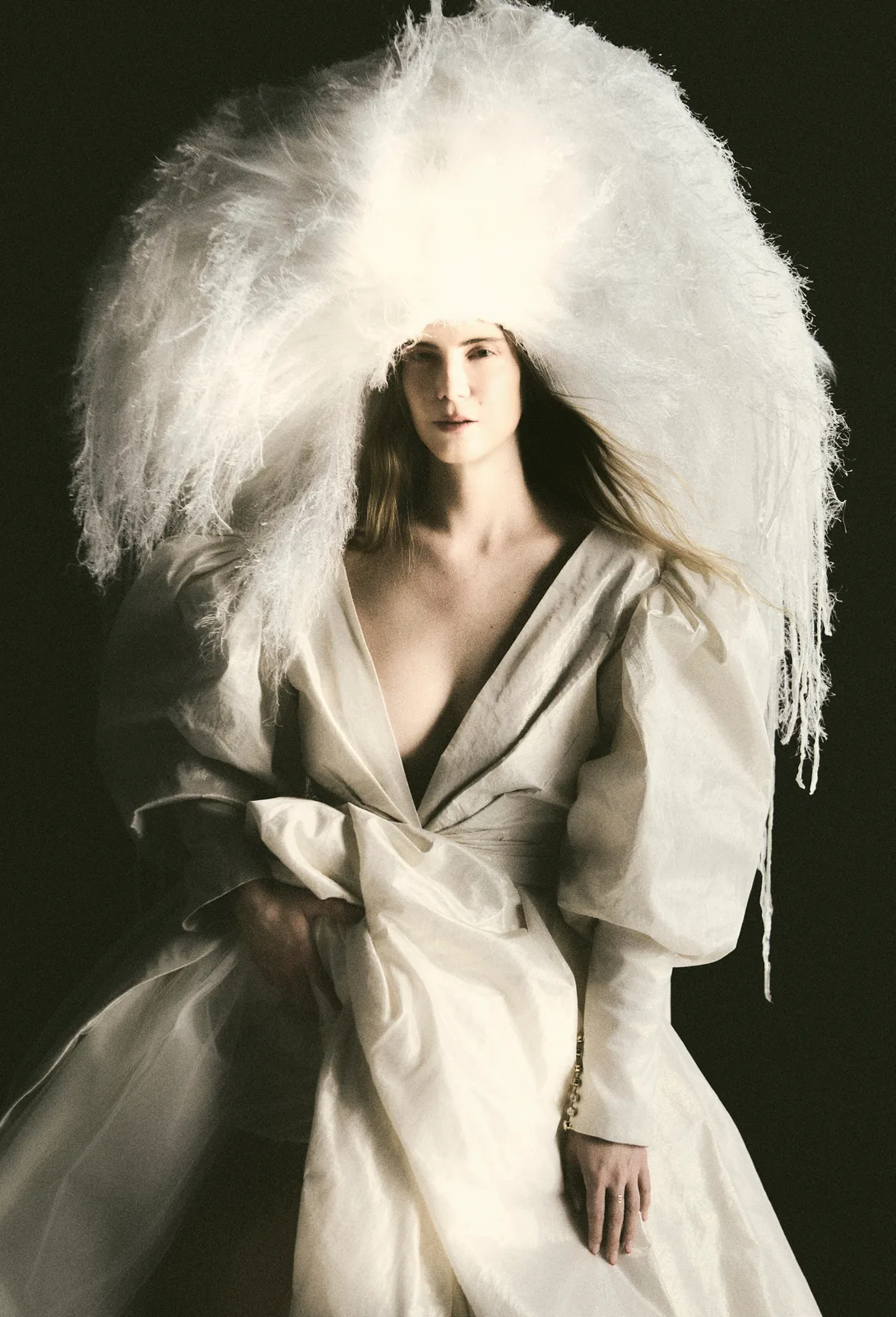 Eleonora Morales — look de portada, vestido Pro Novias Atelier y tocado de Felipe Guzmán