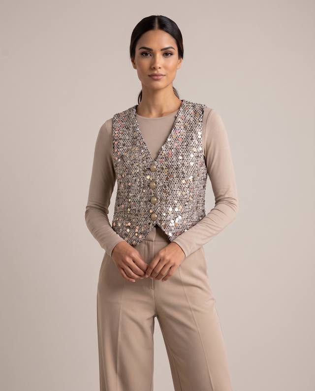 Referente de curaduría — camisa